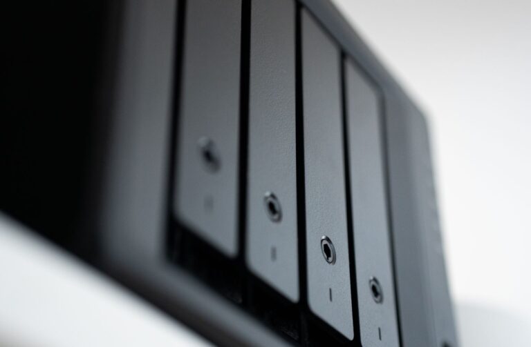 Synology NAS drive bays - best NAS for Plex